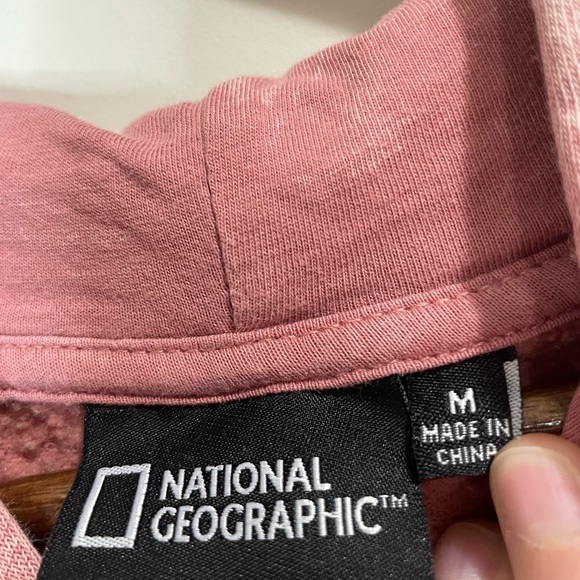 National Geographic Unisex Patagonia Hooded Sweatshirt - Picture 7 of 10